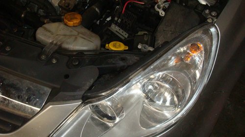 Faruri Opel Corsa D 2008