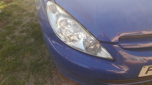 Faruri Peugeot 307 din 2005