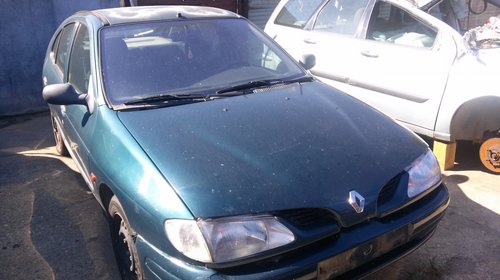 Faruri Renault Megane 1 din 2000