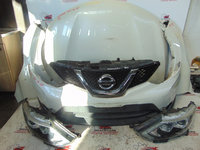 Fata autoturism Nissan Qashqai