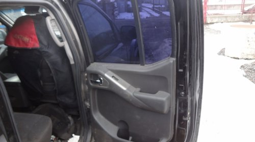 Fata Usa Interior - Nissan NAVARA 2009 SUV 2.5 D40