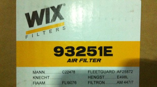Filtru aer DAF LF45 LF55 Producator Wix Filters cod 93251E