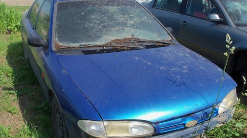 Ford Mondeo Albastru 1.8 Benzina 1995