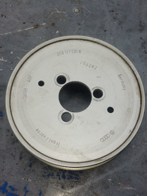 Fulie pompa apa 3.0 V6 TDI AUDI A4 A5 A6 A7 A8 Q5 Q7 TOUAREG CAYENNE 059121031h