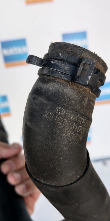 Furtun apa VW Passat B6 2.0TDI Motor BKP cod: 3C0122051S