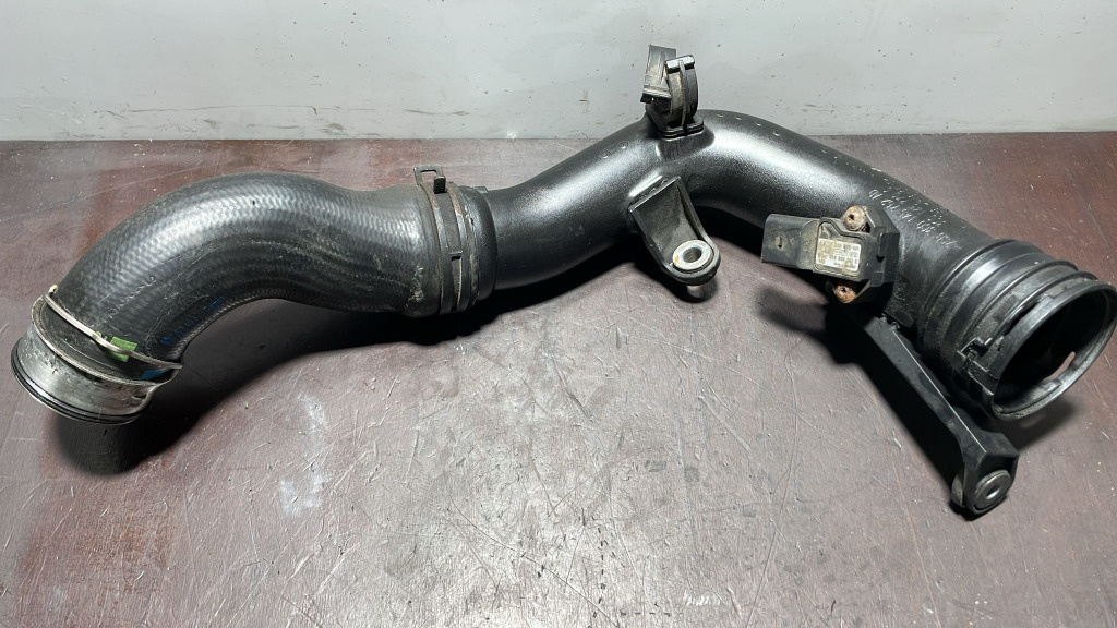Furtun intercooler cod 3C0145770C , 3C0145762AD , 3C0145838B Volkswagen Audi Seat Skoda motor 2.0TDI BMN