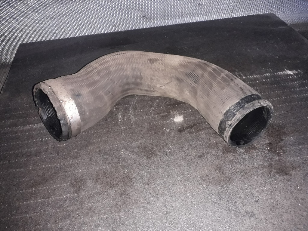 Furtun Intercooler Passat B7 combi 2.0 CFFB, 140cp, Euro 5 NEGRU LC9X