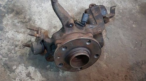 Fuzeta dreapta fata 1k0407256aa vw golf 5 plu