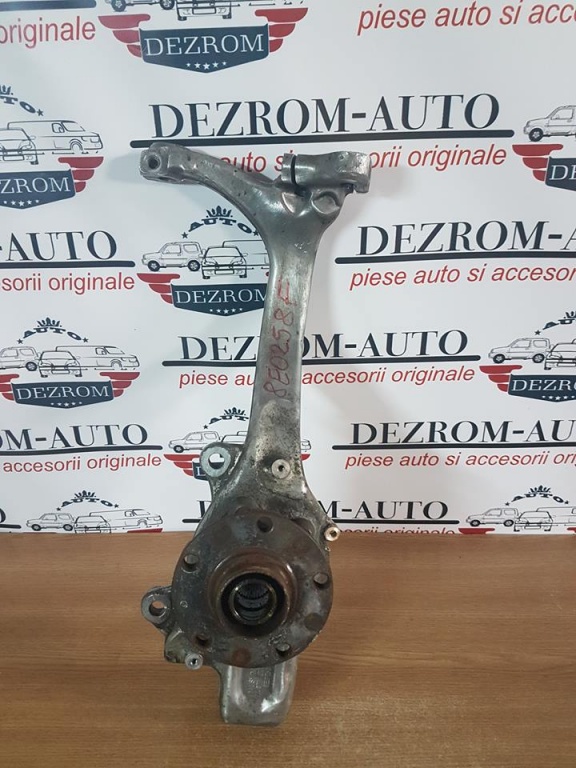 Fuzeta dreapta fata 8E0407258F audi a4 8e b7 3.0 tdi asb 233 cai