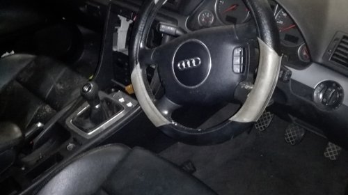 Fuzeta dreapta fata Audi A4 B6 2004 break 1.9 tdi