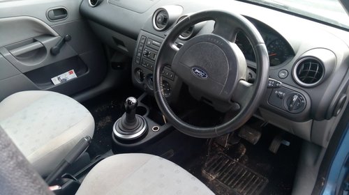 Fuzeta dreapta fata Ford Fiesta 2003 Hatchback 1.4