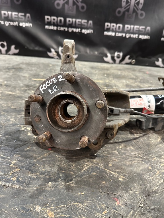 Fuzeta dreapta fata Ford Focus 2 - Cod 4M51-3K170-AC - imagine 1