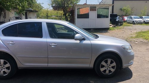 Fuzeta dreapta fata Skoda Octavia II 2010 Berlina 1.9 TDI