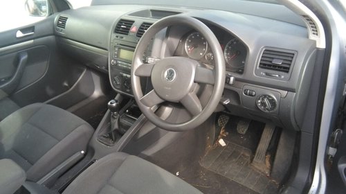 Fuzeta dreapta fata VW Golf 5 2006 hatchback 1.6 fsi