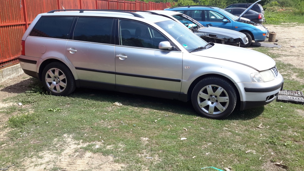 Fuzeta dreapta fata VW Passat B5 2001 Br