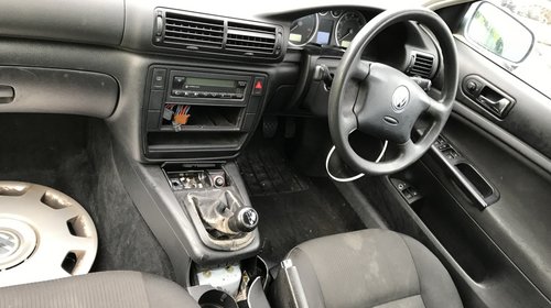 Fuzeta dreapta fata VW Passat B5 2002 Limuzina 1.9 TDI