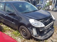 Fuzeta dreapta Renault Clio 3 1.6 benzina 2007