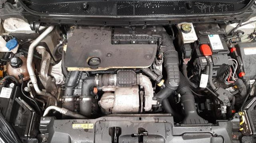 Fuzeta fata stanga Cu rulment și senzor ABS Peugeot 308 T9 [2013 - 2017] SW wagon 1.6 BlueHDi MT (120 hp)