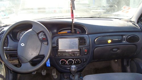 Fuzeta stanga fata Renault Megane 2001 Hatchback 1.9 dci