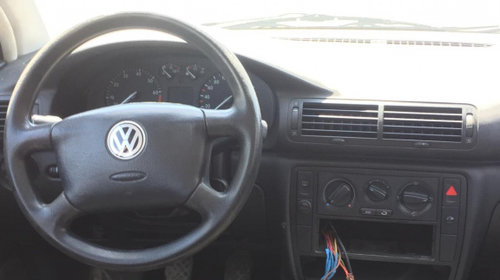 Fuzeta stanga spate Volkswagen Passat B5 1997 combi 1,6 benzina