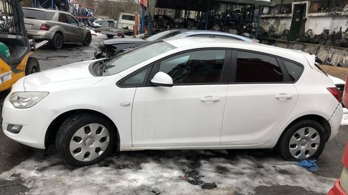 Galerie admisie Opel Astra J 2011 Hatchback 1.3 CDTi