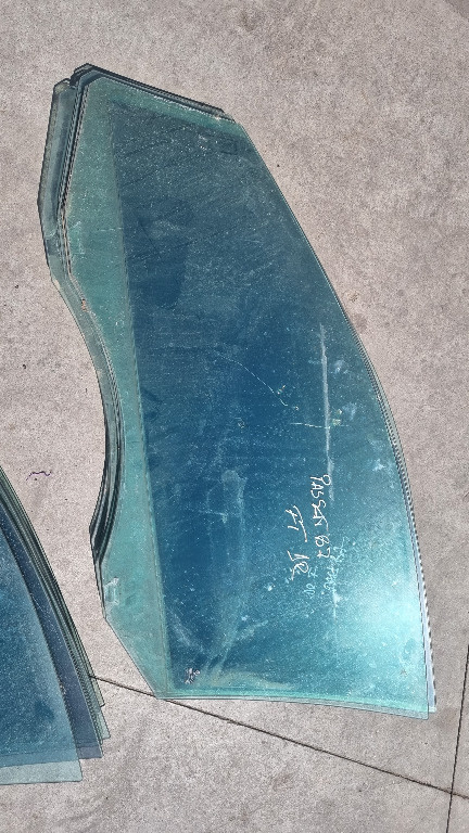 Geam dreapta fata vw passat b7 b6