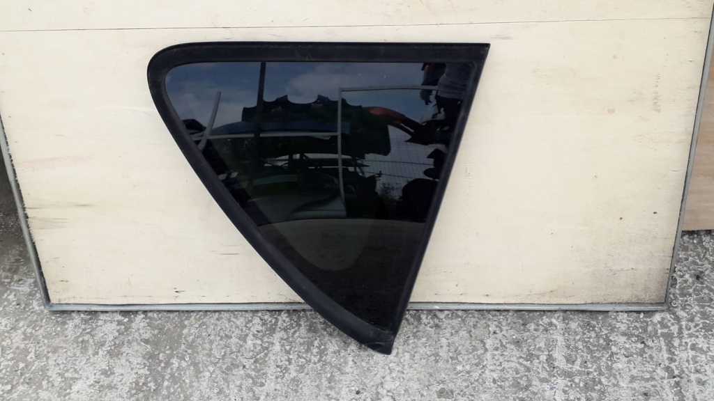 Geam dreapta spate Ssangyong Rexton