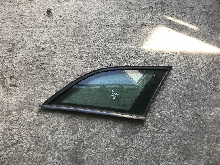 Geam fix caroserie dreapta spate mercedes c-class 