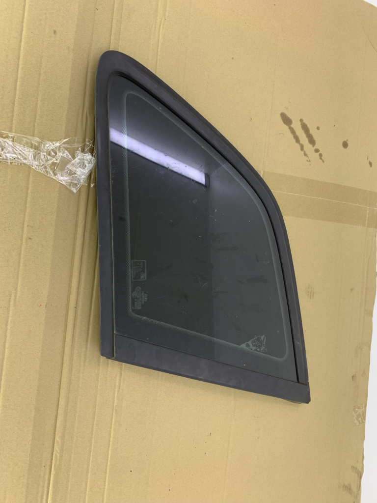Geam fix dreapta spate de pe aripa Audi A3 8P 2.0 