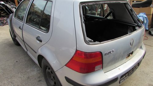 Geam mobil usa stanga spate VW Golf IV caroserie hatchback model 1997-2005