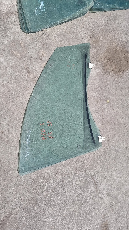 Geam stanga fata renault megane 3 hb