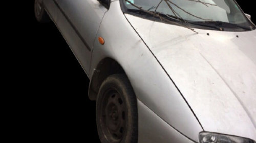 Geam usa spate dreapta Mazda 323 BA [1994 - 1998] Hatchback 5-usi 1.5 MT (88 hp) F V (BA) 1.5L Z5 I4