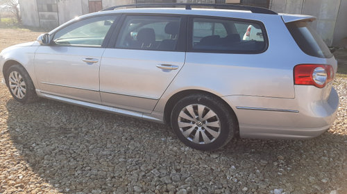 Geam usa spate stanga Volkswagen Passat B6 [2005 - 2010] wagon 5-usi 1.6 TDI BlueMotion MT (105 hp)