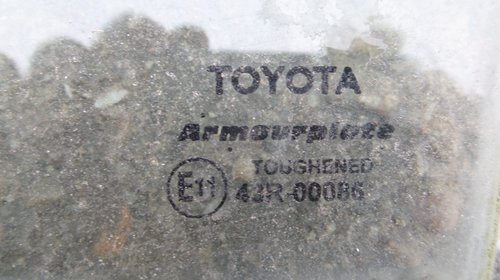 Geam Usa Spate Toyota Corolla din 2004