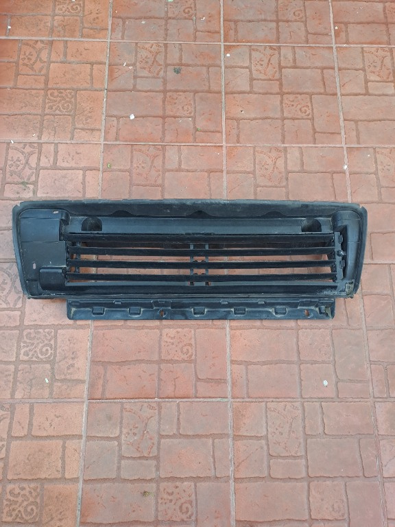 Grila activa Dacia Duster 2 cod 214F69647R