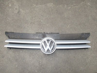 GRILA BARA FATA CENTRALA Volkswagen Golf 4 Fabricatie 2004