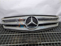 Grila bara fata Mercedes Clasa C (W204) [Fabr 2007-2014] A2048800023 cu defect