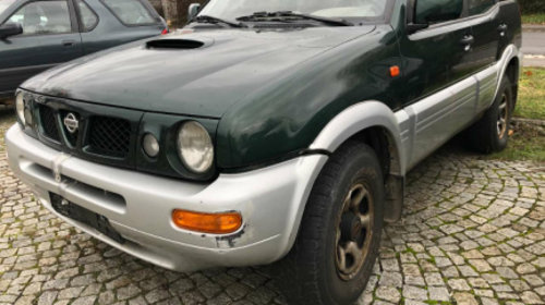 Grila bara fata Nissan Terrano 1999 2,7 2,7