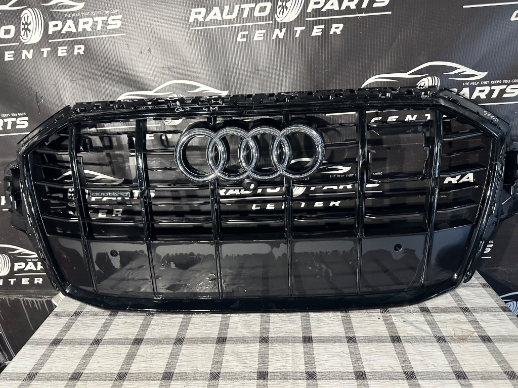 Grila bara fata SHADOW LINE model cu camera Audi Q7 4M FACELIFT 2020/2021/2022/2023