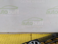 Grila Bara Fata Volkswagen Golf IV (MK4 1997-2003) CU EMBLEMA 1J0853651H