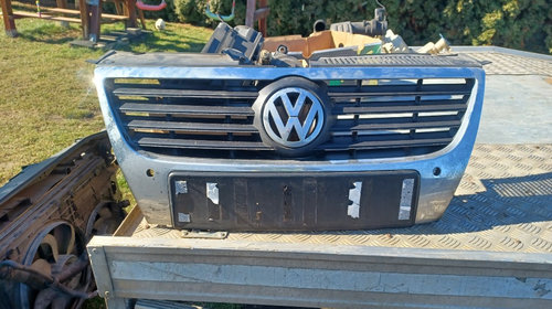 Grila bara fata Volkswagen Passat B6