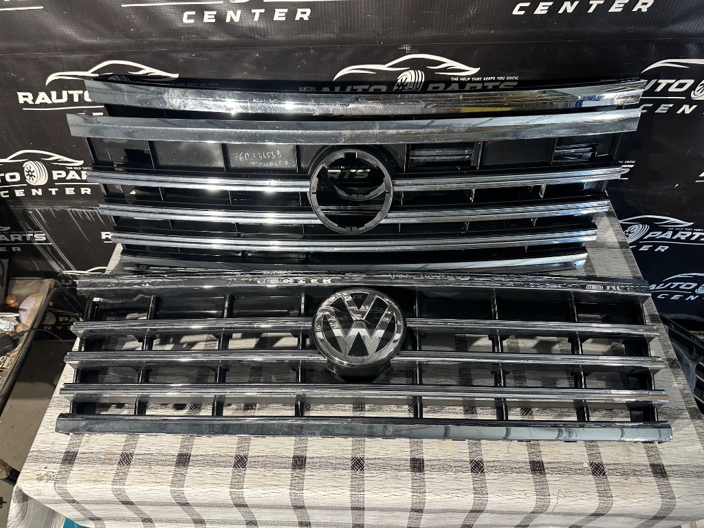 Grila bara fata Volkswagen Touareg Facelift 2018/2019/2020