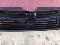 Grila calandru radiator fata NOUA Dacia Duster 2010, 2011, 2012, 2013