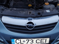 Grila capota cu emblema Opel Corsa D 1.2 A12XER 59KW