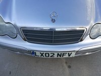 Grila capota Mercedes c220 cdi w203
