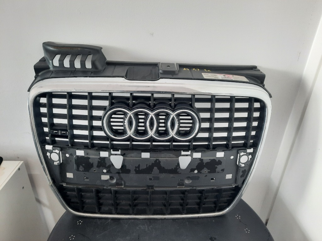 Grila centrala audi a4 b7 8e 2005 2006 2007