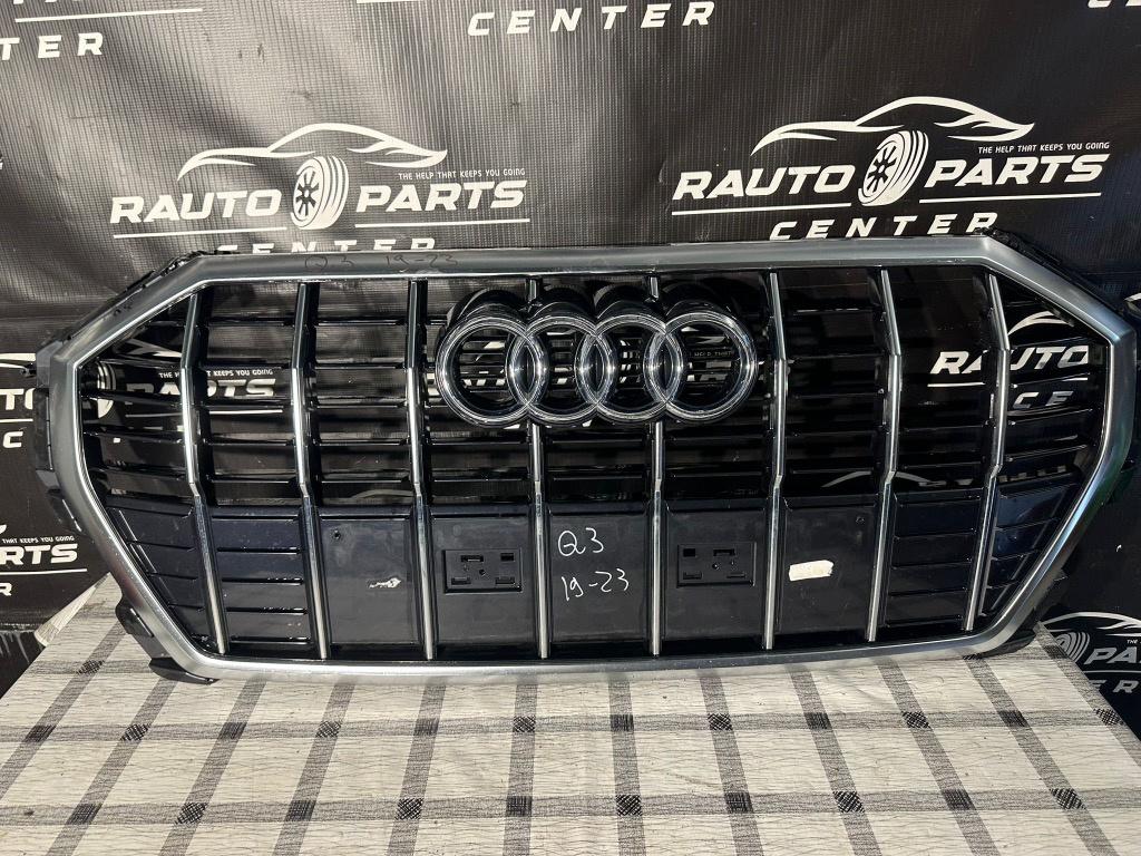 Grila centrala Audi Q3 83A Cu Defect 2019/2020/2021/2022/2023
