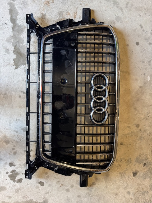 Grila centrala Audi Q5 8R S-Line 2013/2014/2015/2016/2017
