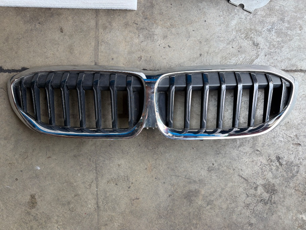 Grila Centrala Bara BMW Seria 3 G20 5113192976-10