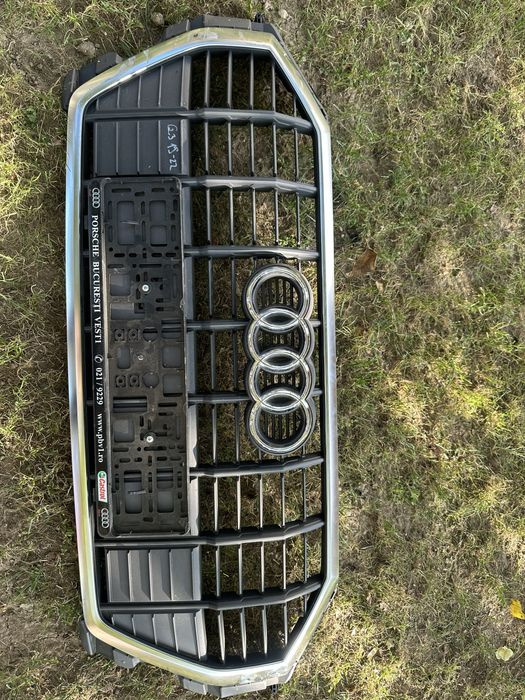 Grila centrala bara fata Audi Q3 Facelift 2020/2021/2022/2023